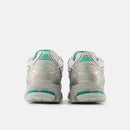NEW BALANCE 1906R