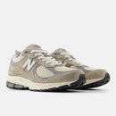 NEW BALANCE 2002R