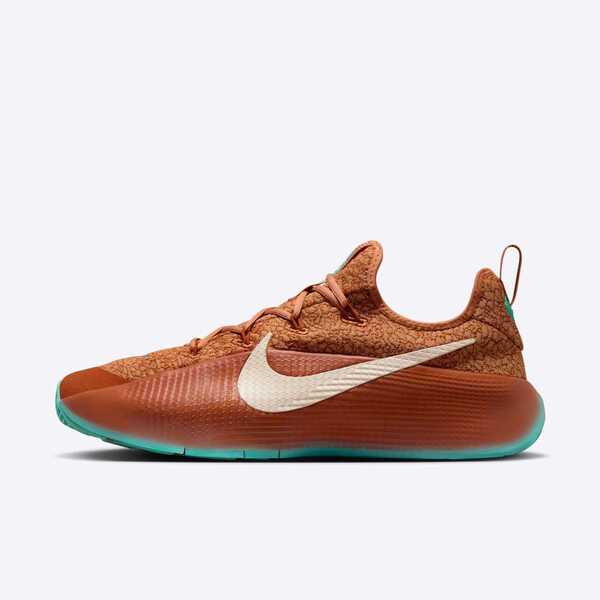 NIKE LEBRON TR 1