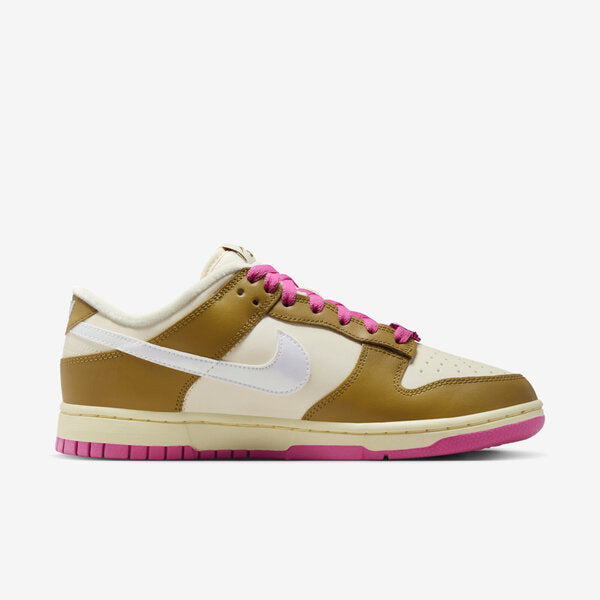 W NIKE DUNK LOW SE