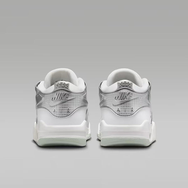 NIKE WMNS AIR JORDAN 4 RM