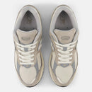 NEW BALANCE 2002R