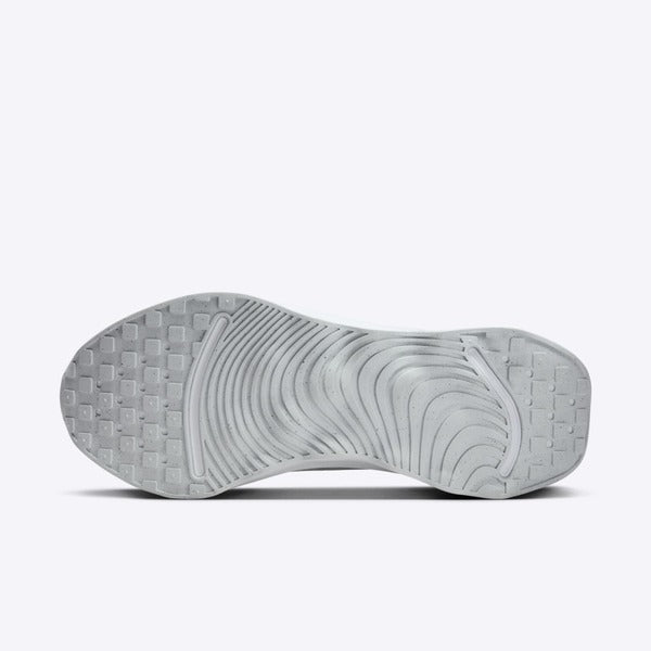 NIKE MOTIVA