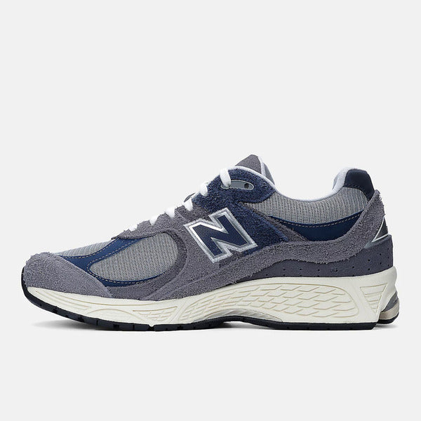 NEW BALANCE 2002R