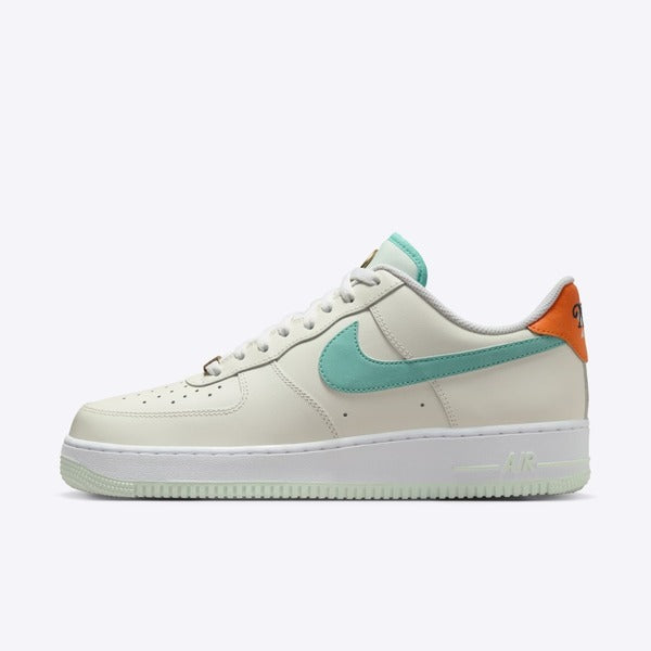 NIKE AIR FORCE 1 '07