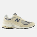 NEW BALANCE 2002R