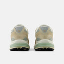 NEW BALANCE 2010