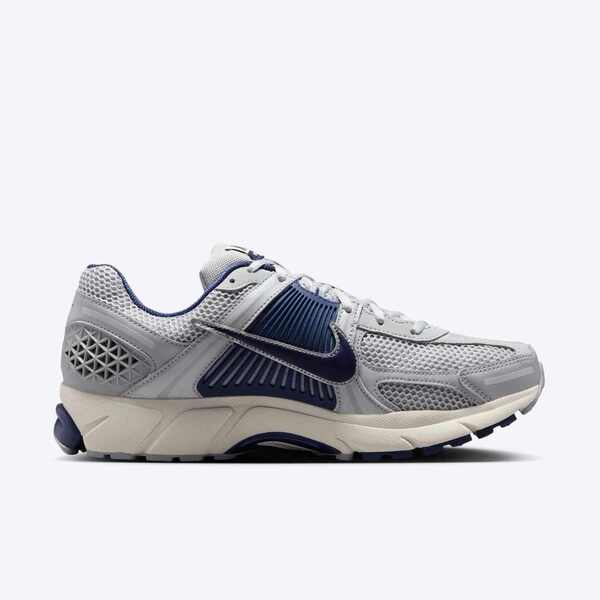 NIKE ZOOM VOMERO 5