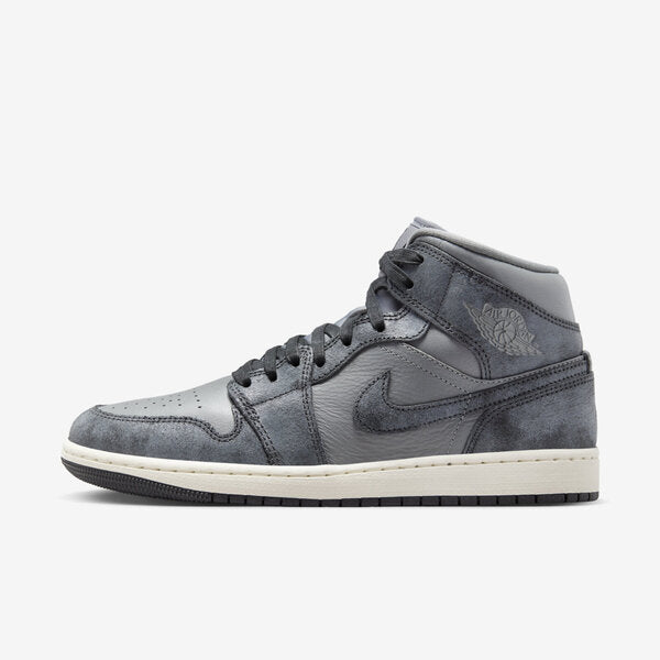 NIKE WMNS AIR JORDAN 1 MID SE