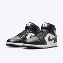 NIKE AIR JORDAN 1 MID