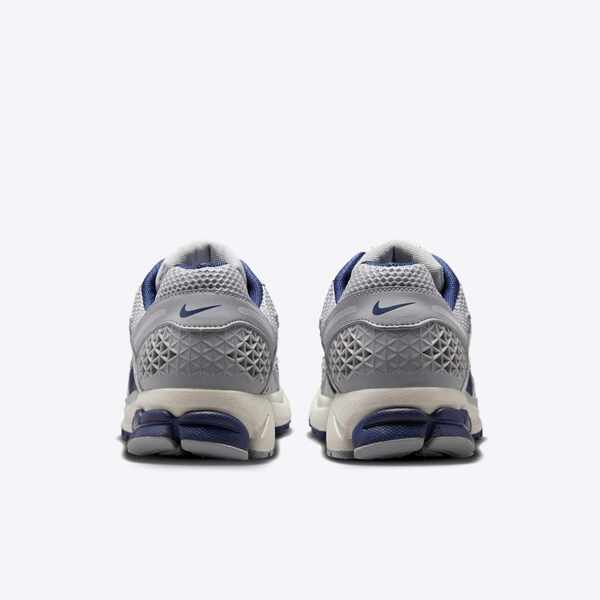 NIKE ZOOM VOMERO 5