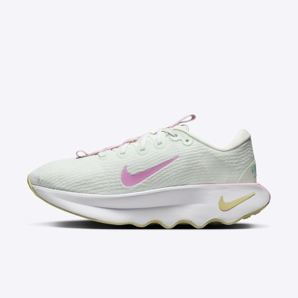 WMNS NIKE MOTIVA