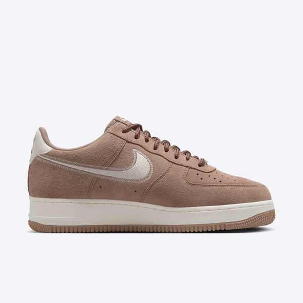 NIKE AIR FORCE 1 07 LV8