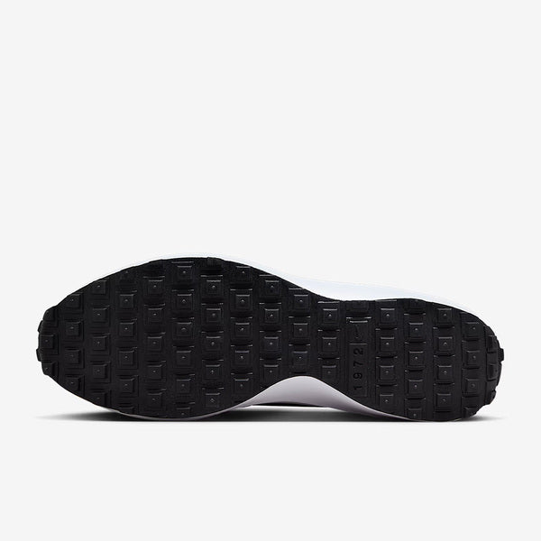 NIKE WAFFLE NAV