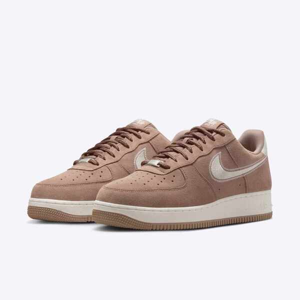 NIKE AIR FORCE 1 07 LV8