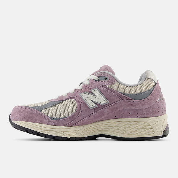 NEW BALANCE 2002R