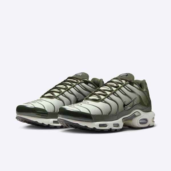 NIKE AIR MAX PLUS