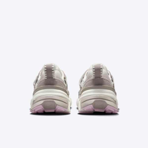 W NIKE V2K RUN
