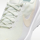 W NIKE REVOLUTION 8