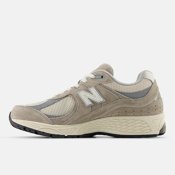 NEW BALANCE 2002R