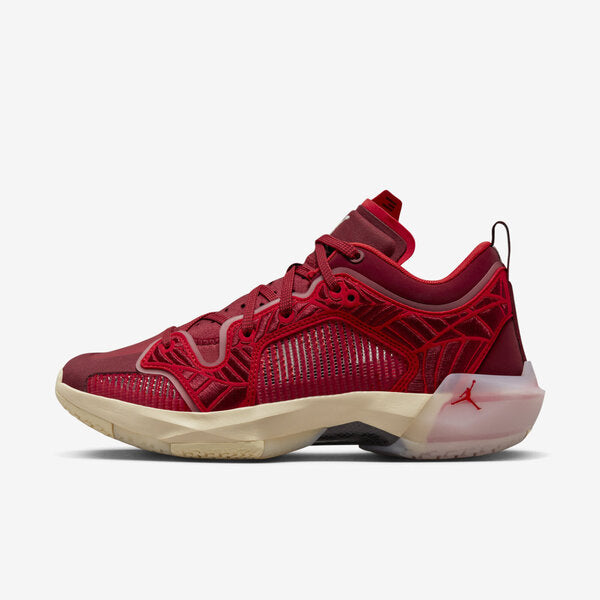 NIKE WMNS AIR JORDAN XXXVII LOW