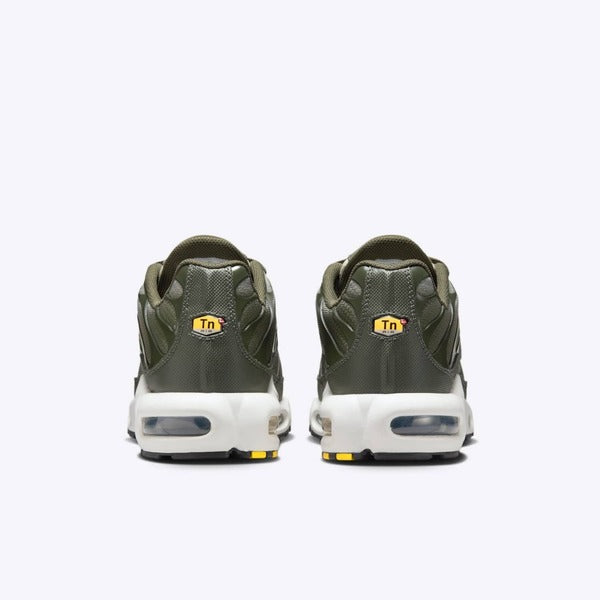 NIKE AIR MAX PLUS
