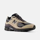 NEW BALANCE 2002R