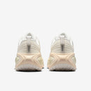 W NIKE VOMERO PLUS ESS