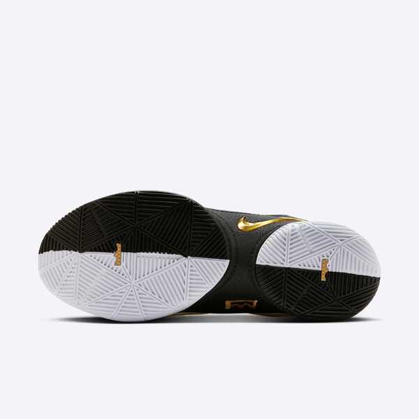 NIKE LEBRON XXII EP
