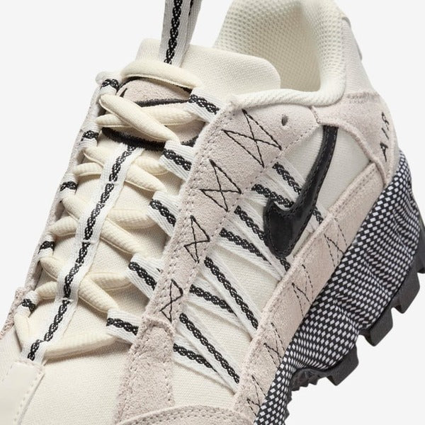 W NIKE AIR HUMARA