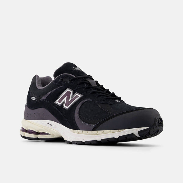 NEW BALANCE 2002R