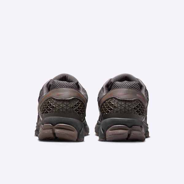 NIKE ZOOM VOMERO 5