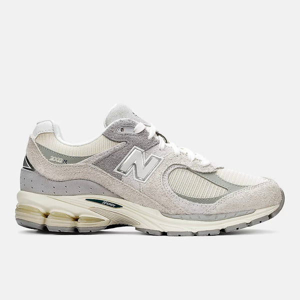 NEW BALANCE 2002R