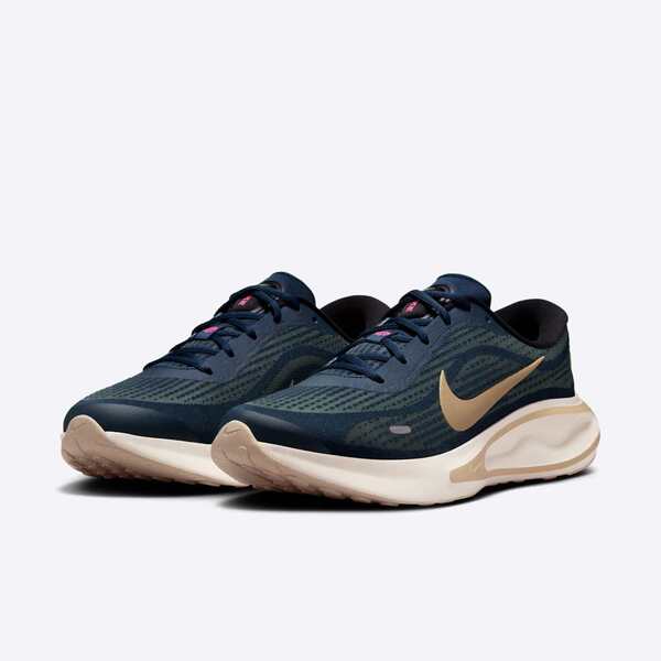NIKE JOURNEY RUN