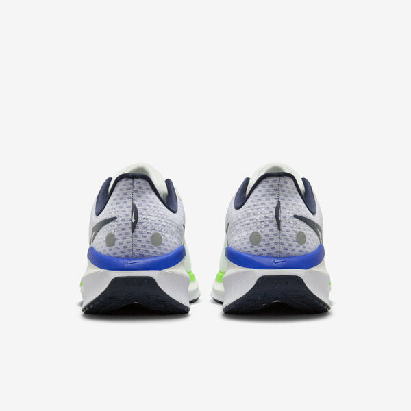 NIKE VOMERO 17
