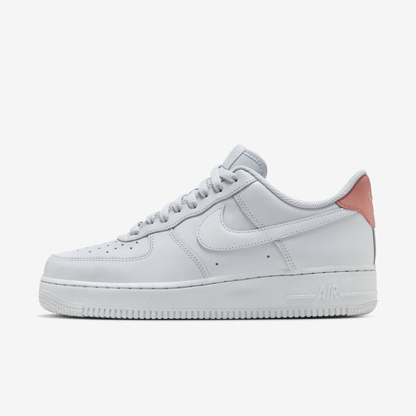 NIKE AIR FORCE 1 '07