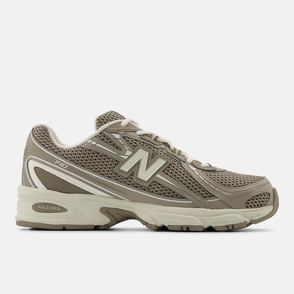 NEW BALANCE 740