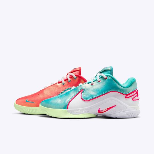NIKE LEBRON XXII XMAS EP