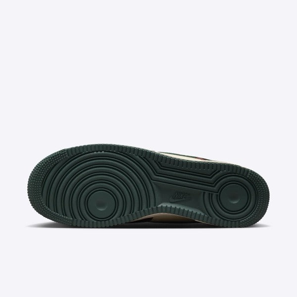 NIKE AIR FORCE 1 07 LV8