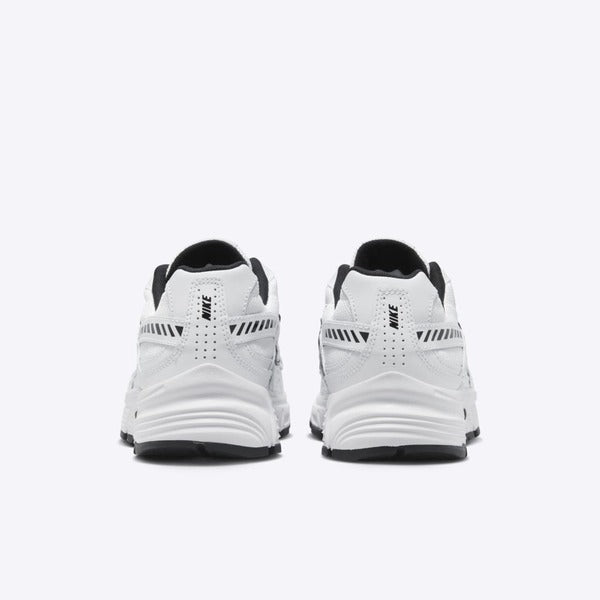 WMNS NIKE INITIATOR