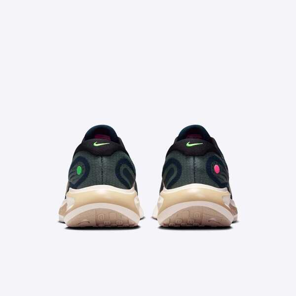 NIKE JOURNEY RUN
