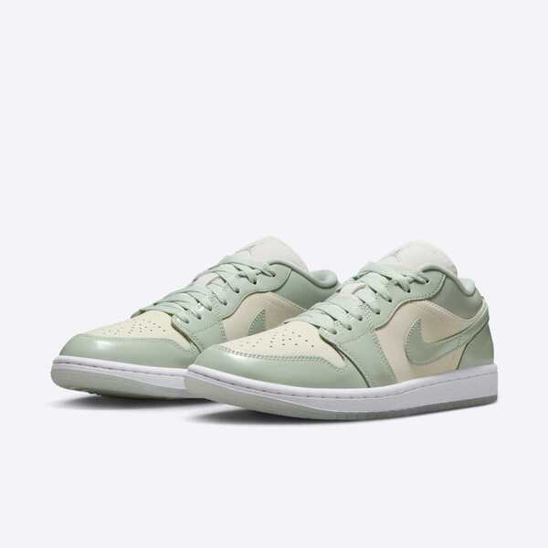 NIKE WMNS AIR JORDAN 1 LOW SE