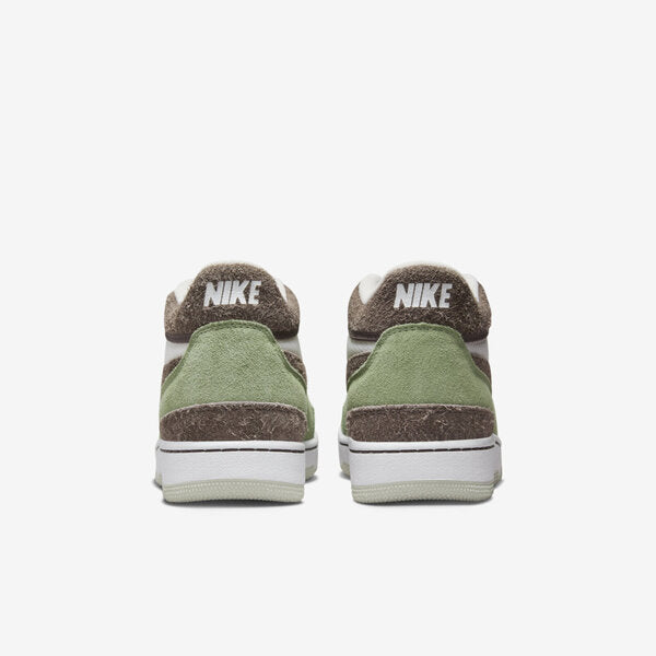 NIKE ATTACK