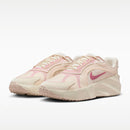 WMNS NIKE AURA EDGE