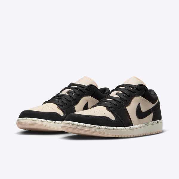 NIKE WMNS AIR JORDAN 1 LOW