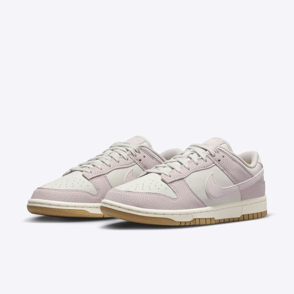 W NIKE DUNK LOW PRM NN