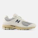 NEW BALANCE 2002R