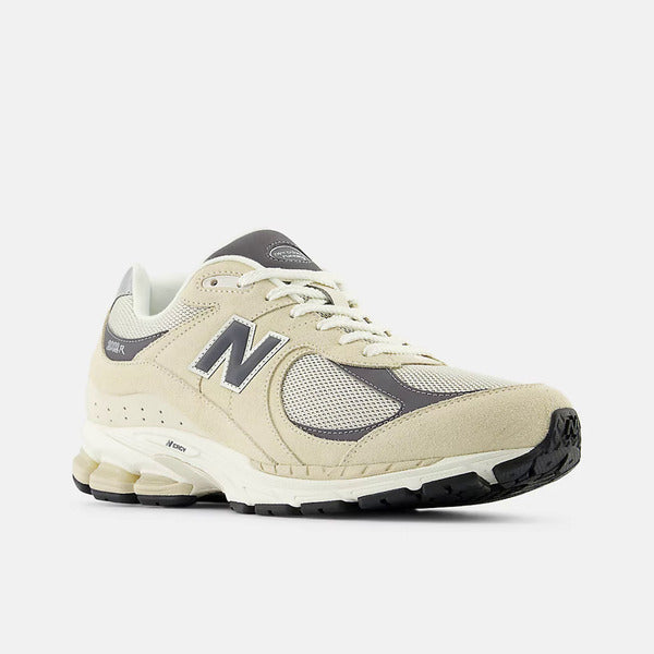 NEW BALANCE 2002R
