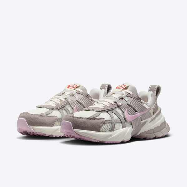 W NIKE V2K RUN