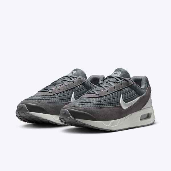 NIKE AIR MAX VERSE